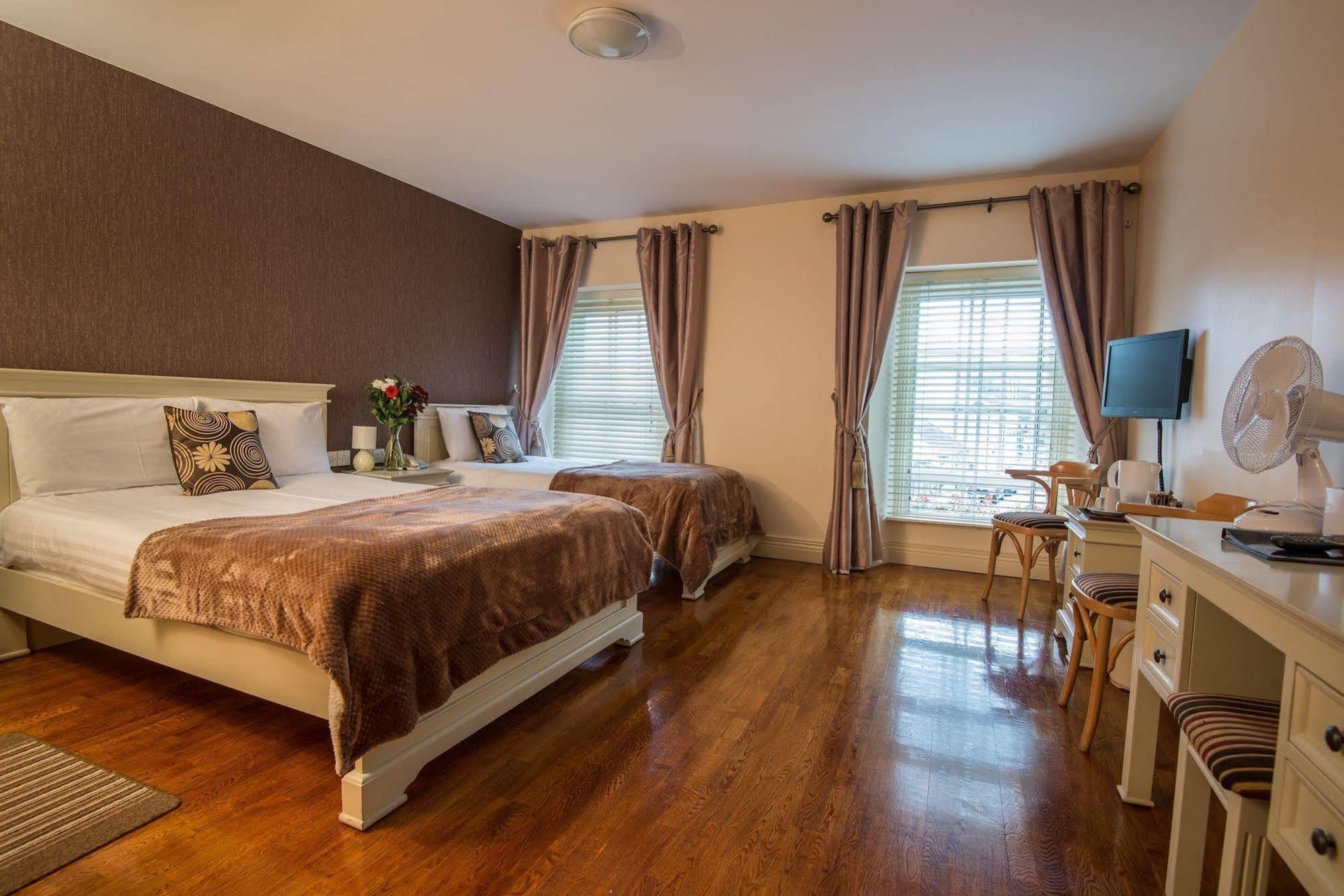 Muskerry Arms Bar And B&B Blarney Dış mekan fotoğraf