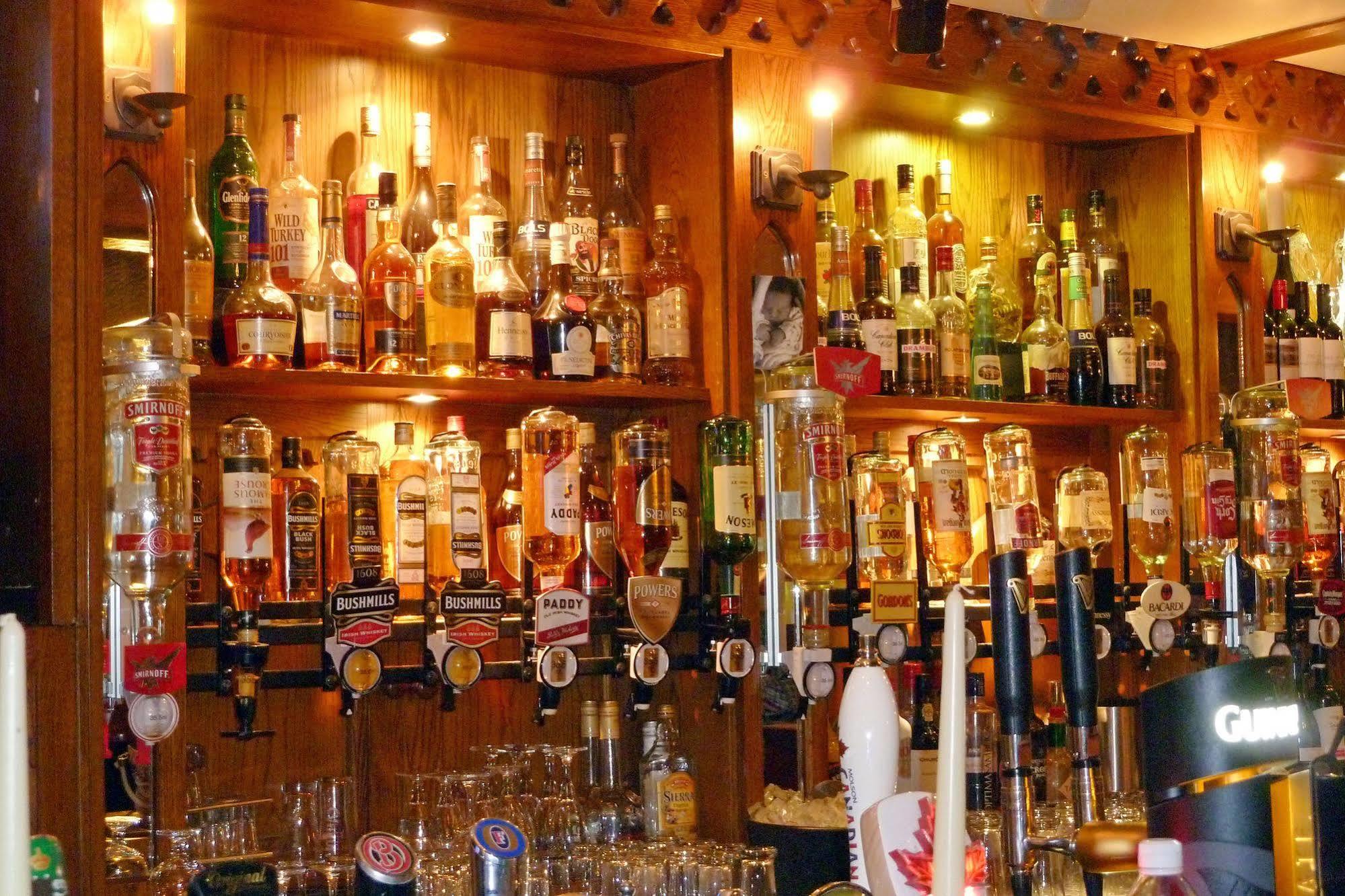 Muskerry Arms Bar And B&B Blarney Dış mekan fotoğraf